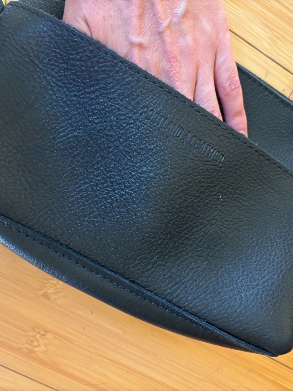 Portland Leather Goods Eclipse Purse Black Leather Bag - Picture 7 of 9